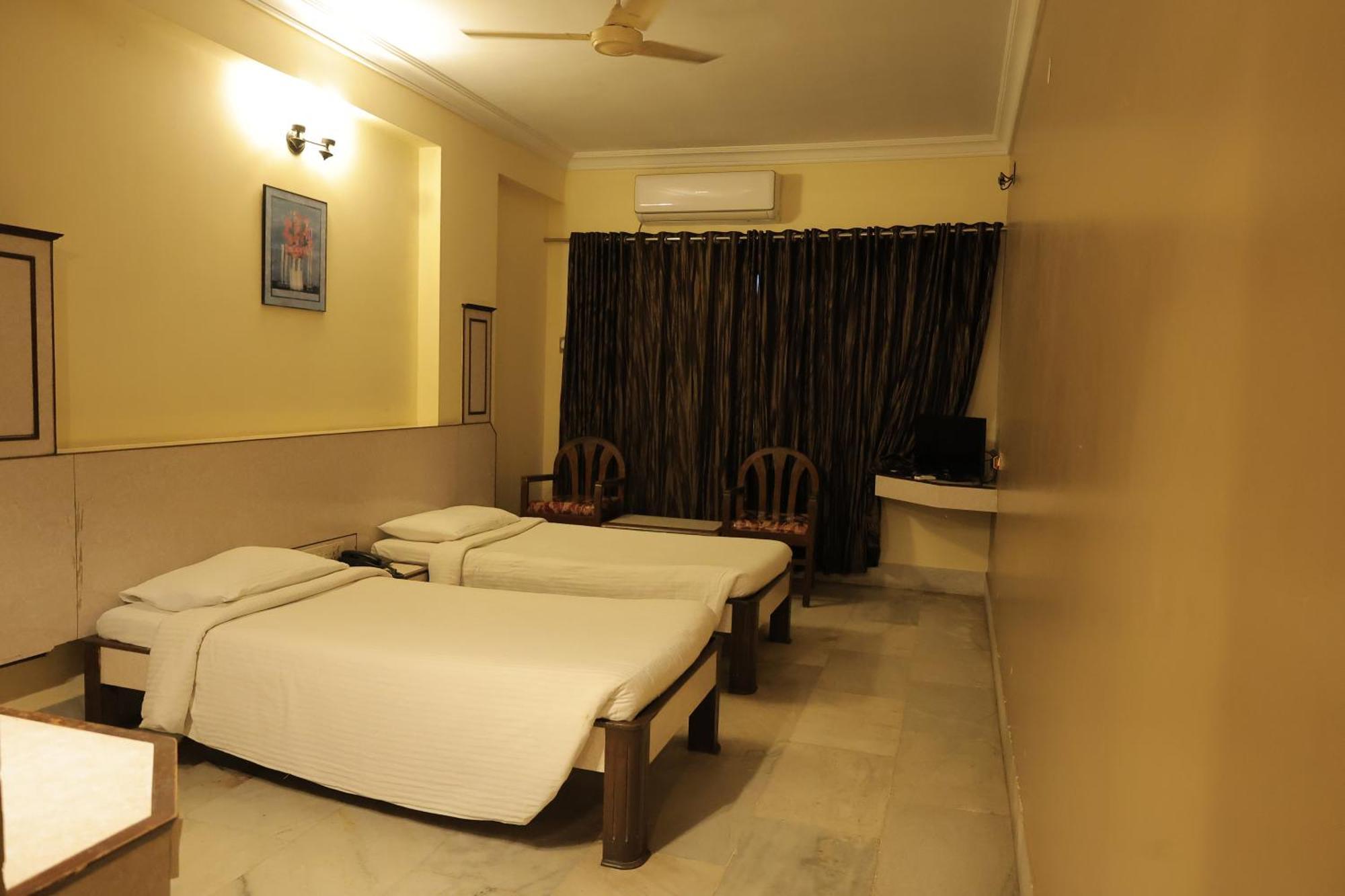Hotel Mangalore International Buitenkant foto