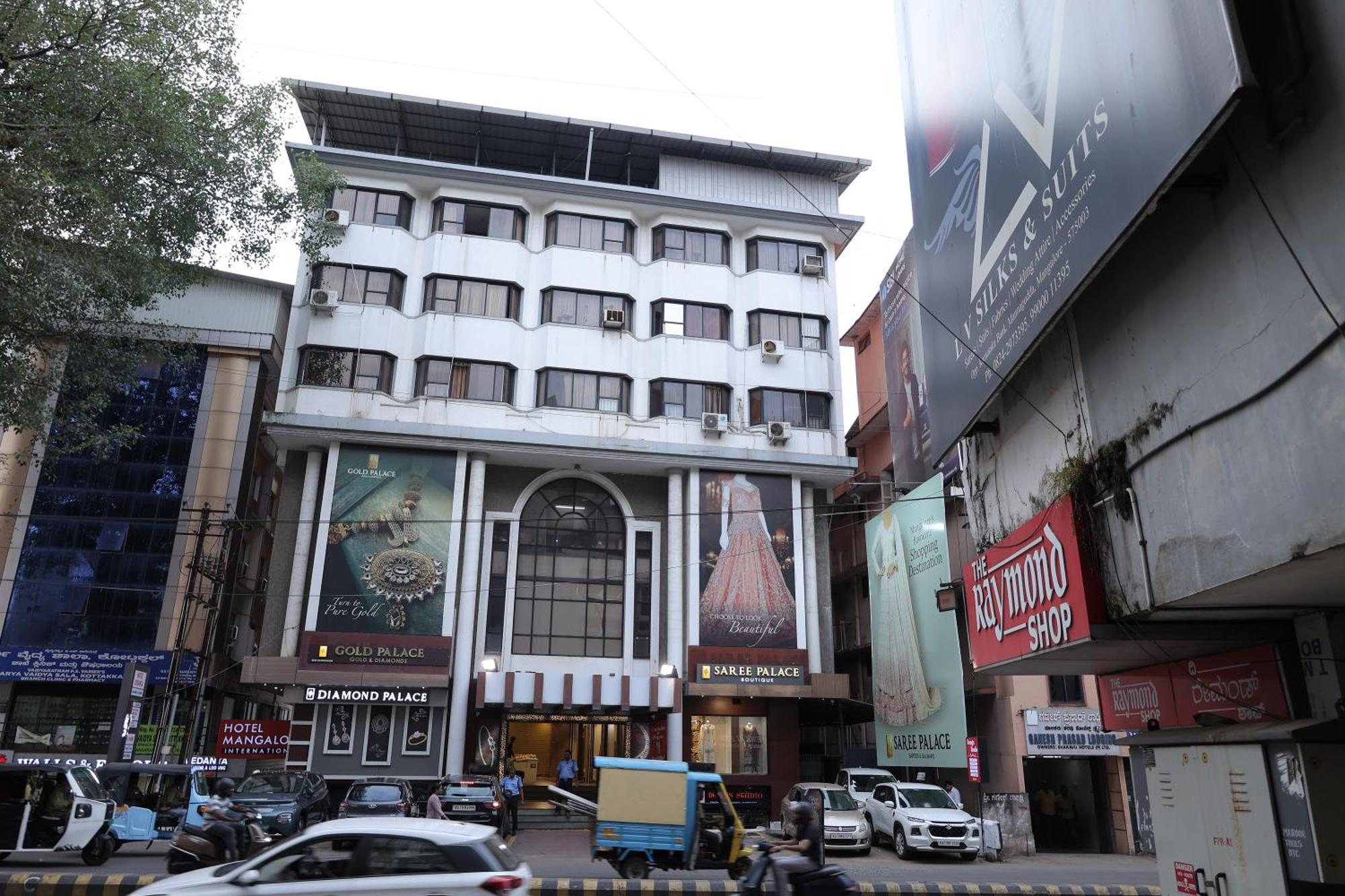 Hotel Mangalore International Buitenkant foto