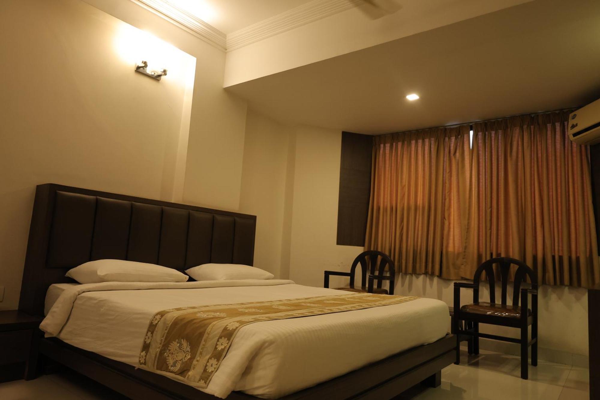Hotel Mangalore International Buitenkant foto