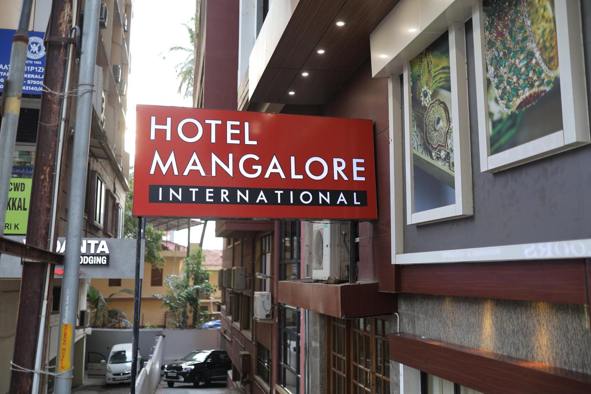 Hotel Mangalore International Buitenkant foto