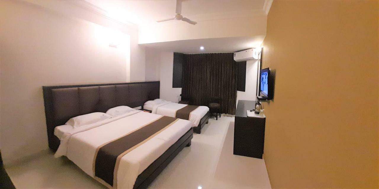 Hotel Mangalore International Buitenkant foto