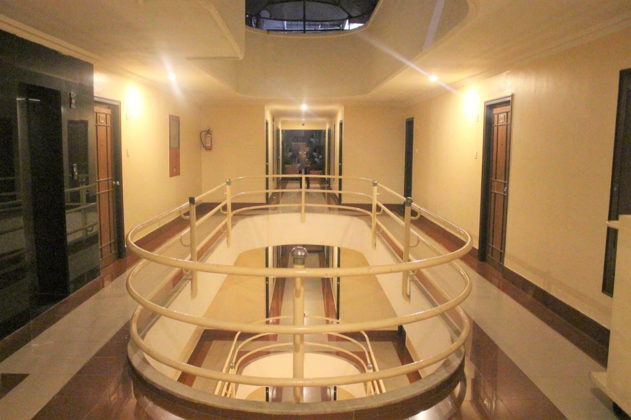 Hotel Mangalore International Buitenkant foto