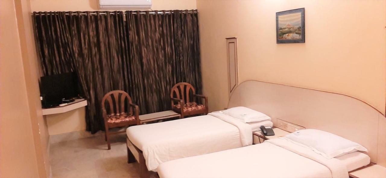 Hotel Mangalore International Buitenkant foto